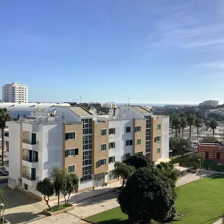 Floor With Great Views! Apartment